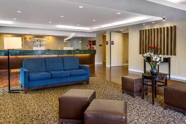 호텔 Comfort Inn & Suites Sea Tac Airport
