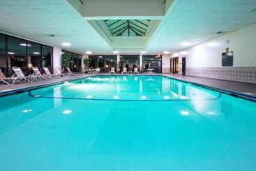 فندق Holiday Inn Express Big Rapids, An Ihg