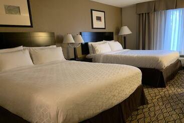 هتل Holiday Inn Express Milford, An Ihg