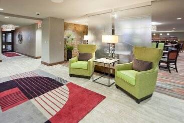 هتل Holiday Inn Express & Suites Bloomington West, An Ihg