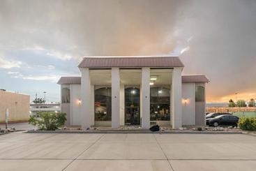 هتل Little Suites Provo Extended Stay