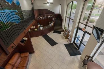هتل Little Suites Provo Extended Stay