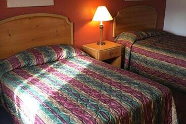 酒店 Luxury Inn & Suites