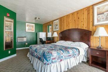 Hotel Medford OR North