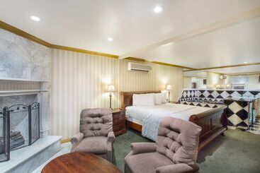 בית מלון כפרי Days Inn By Wyndham Las Vegas Airport Near The Strip