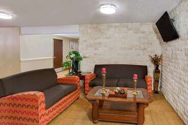 هتل Baymont By Wyndham Charlotteairport Coliseum