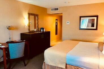 هتل Tempe By The Mall Phoenix Airport
