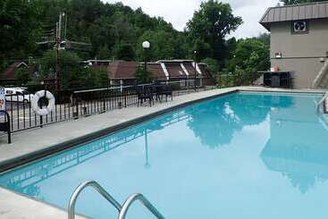 فندق Clarion Pointe Downtown Gatlinburg