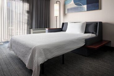 فندق Courtyard By Marriott Bakersfield