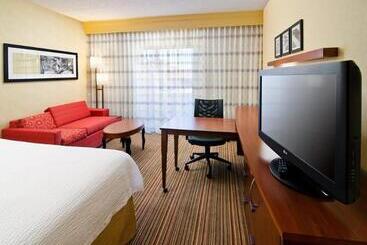 فندق Courtyard By Marriott Albuquerque Airport