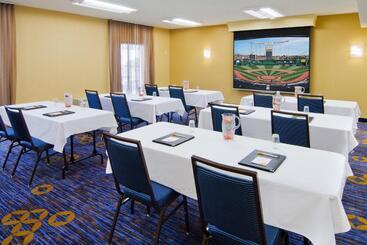 فندق Courtyard Kansas City Overland Park/metcalf, South Of College Boulevard