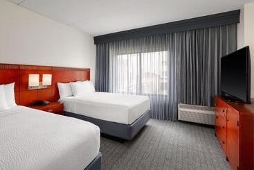 בית מלון כפרי Courtyard By Marriott Minneapolis St. Paul Airport