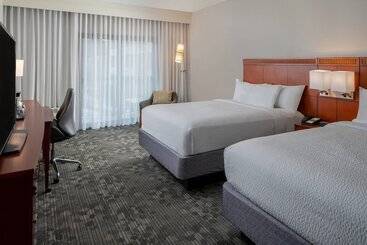 هتل Courtyard By Marriott Nashville Airport