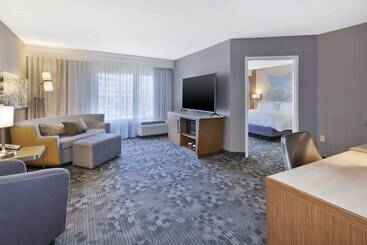 فندق Courtyard By Marriott Secaucus Meadowlands