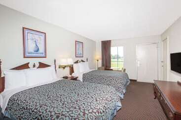 호텔 Days Inn By Wyndham West Point