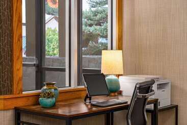 هتل Days Inn & Suites By Wyndham Bozeman