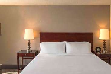 هتل Doubletree By Hilton Chicago Schaumburg