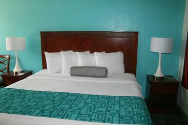 هتل Howard Johnson By Wyndham Hattiesburg