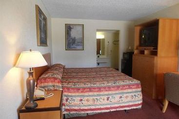 هتل Red Carpet Inn Dothan