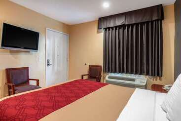 בית מלון כפרי Rodeway Inn Carson  Los Angeles South