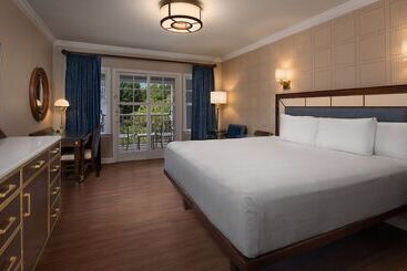 Disney S Yacht Club Resort