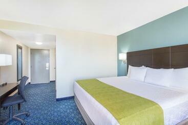هتل La Quinta Inn & Suites By Wyndham Oakland Airport Coliseum