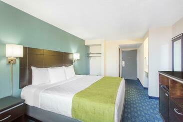 هتل La Quinta Inn & Suites By Wyndham Oakland Airport Coliseum