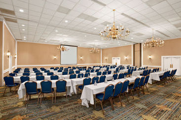 هتل Days Inn By Wyndham Penn State