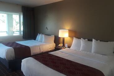 فندق Econo Lodge Downtown