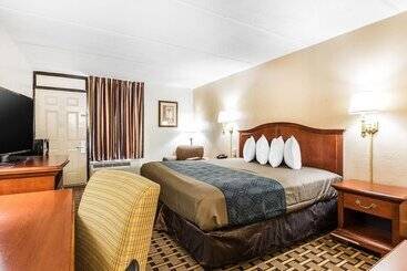 Отель Econo Lodge Midtown