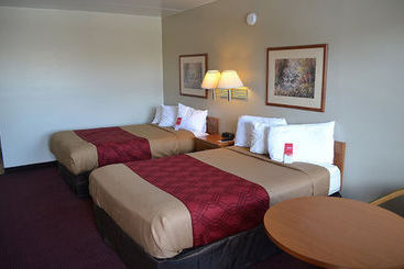 בית מלון כפרי Econo Lodge Northeast