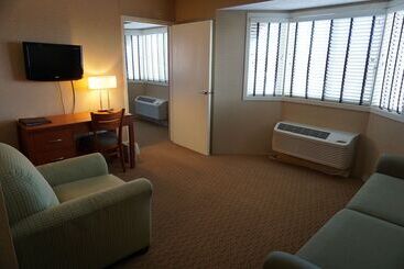 ホテル Findlay Inn And Conference Center