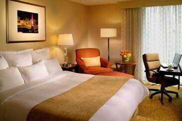 호텔 Marriott At The University Of Dayton