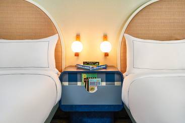 Отель The Curtis Denver  A Doubletree By Hilton