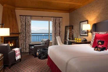 Отель The Edgewater, A Noble House