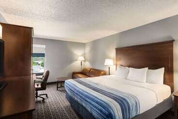 ホテル Americinn By Wyndham Madison West