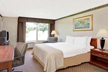 فندق Days Inn By Wyndham Forrest City