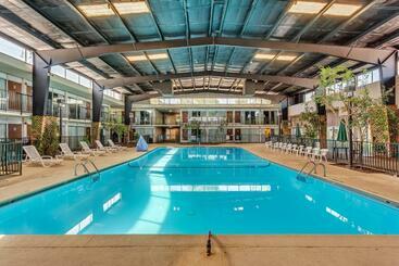 هتل Days Inn By Wyndham Ogden