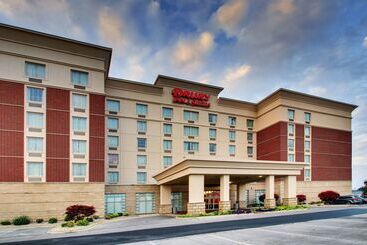 Отель Drury Inn & Suites Findlay