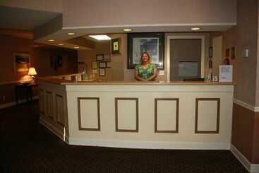 هتل Gainesville Inn & Suites