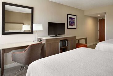 هتل Hampton Inn Philadelphia Mt. Laurel
