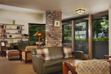 فندق Hearthstone House