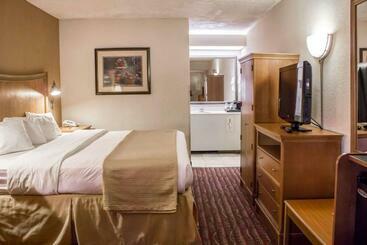 هتل Quality Inn Chapel Hill  University Area