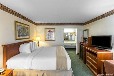 호텔 Quality Inn & Suites