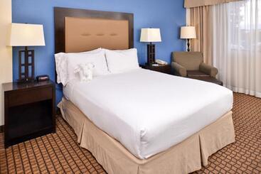 Ramada Plaza By Wyndham Sheridan Hotel & Convention Center