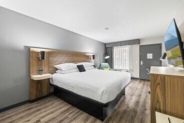 בית מלון כפרי Red Lion Inn & Suites Deschutes River   Bend