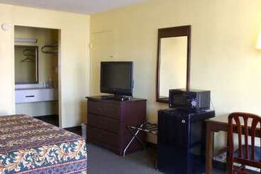 فندق Rodeway Inn