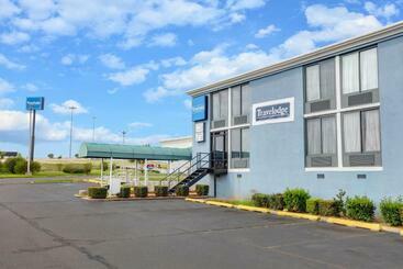 هتل Travelodge By Wyndham Texarkana