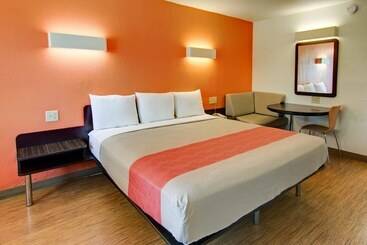 Motel 6 Mount Pleasant, Tx