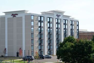호텔 Hampton Inn Green Bay Downtown
